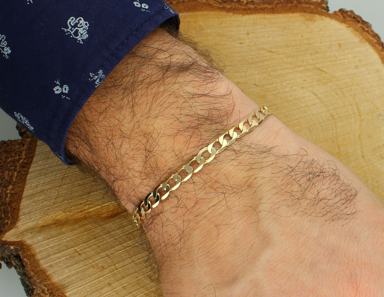 Bransoletka męska złota pancerka próba 585, DIA-BRA-12651-585 5,5mm Złota bransoletka wykonana z 14 karatowego żółtego złota. Bransoletka to idealny pomysł na prezent. Złota bransoletka z  1.jpg